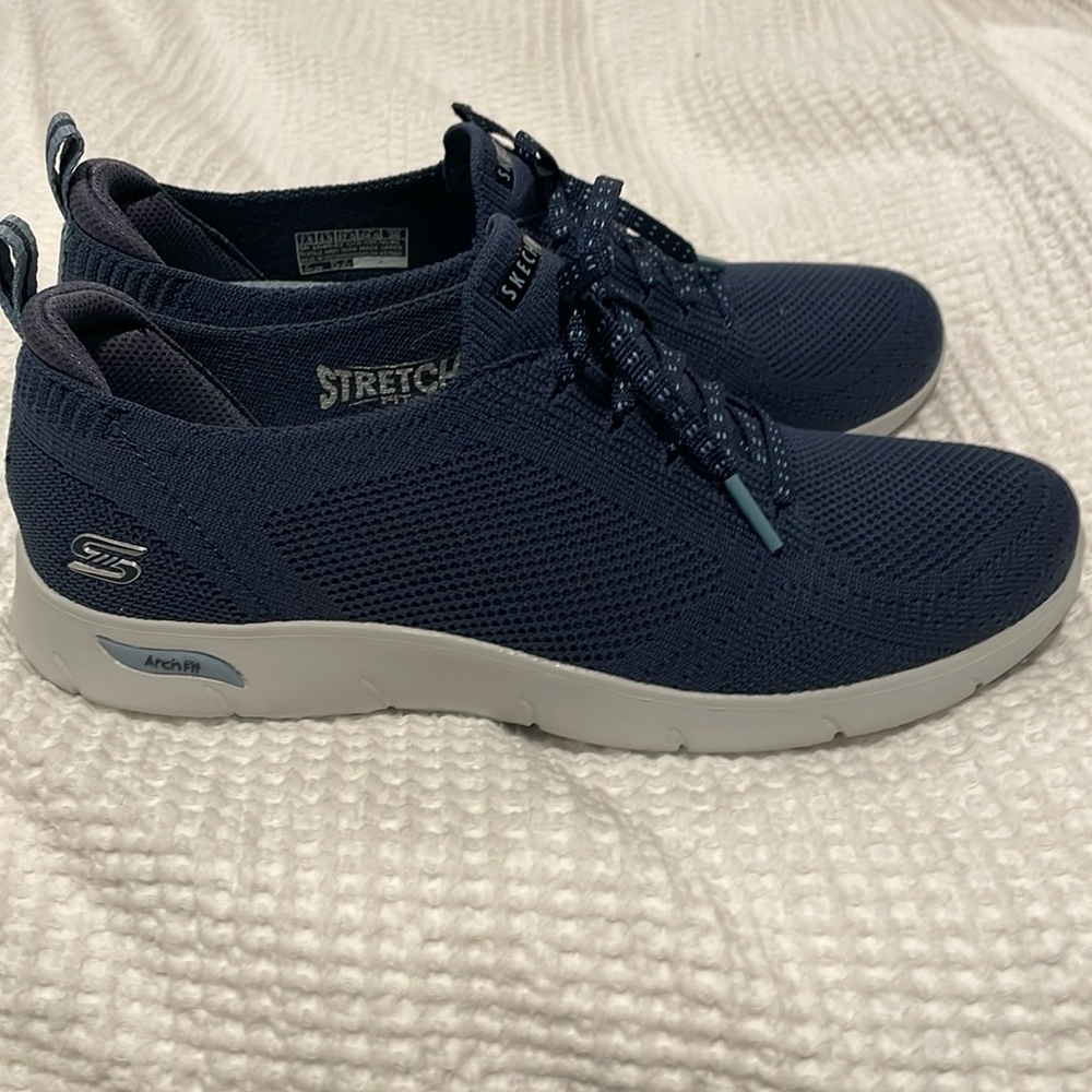 Brand new sketchers, 7.5
